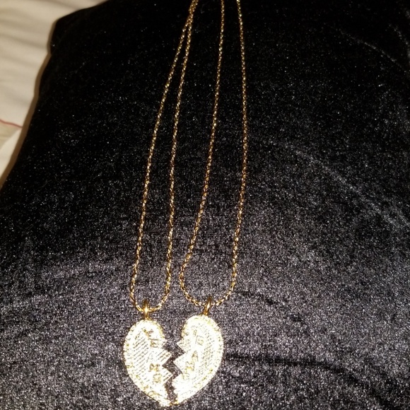 Women's Costume Jewelry - Picture 1 of 3